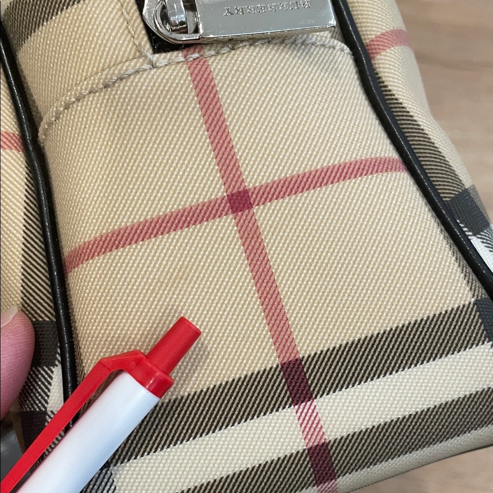 Burberry London. Novacheck Satchel/Wallet/Dust Bags - Picture 5 of 16